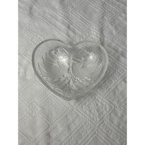 Frosted 1980s VTG Love Birds Cardinals Embedded Design with Bows and Holly